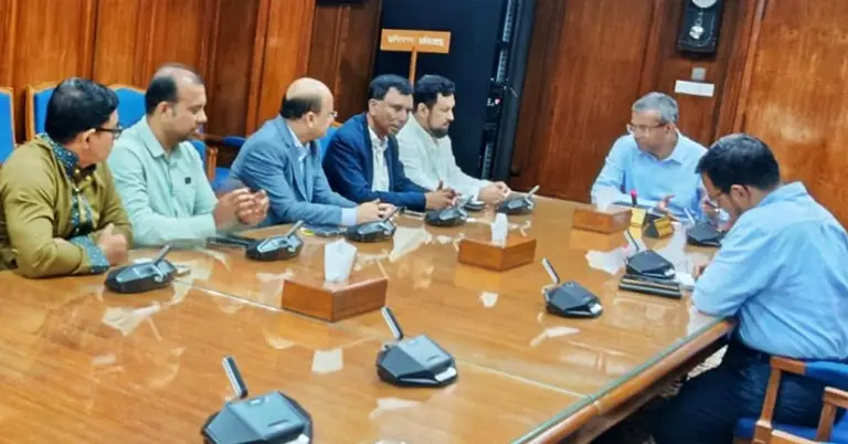 বাংলাদেশ ব্যাংকের গভর্নরের সঙ্গে রিহ্যাবের শীর্ষ নেতাদের বৈঠক